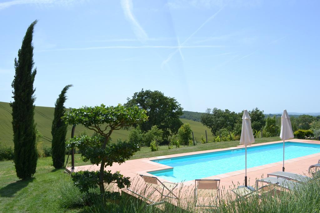 Parisot  Au Mas Des Calmettes Bed & Breakfast エクステリア 写真