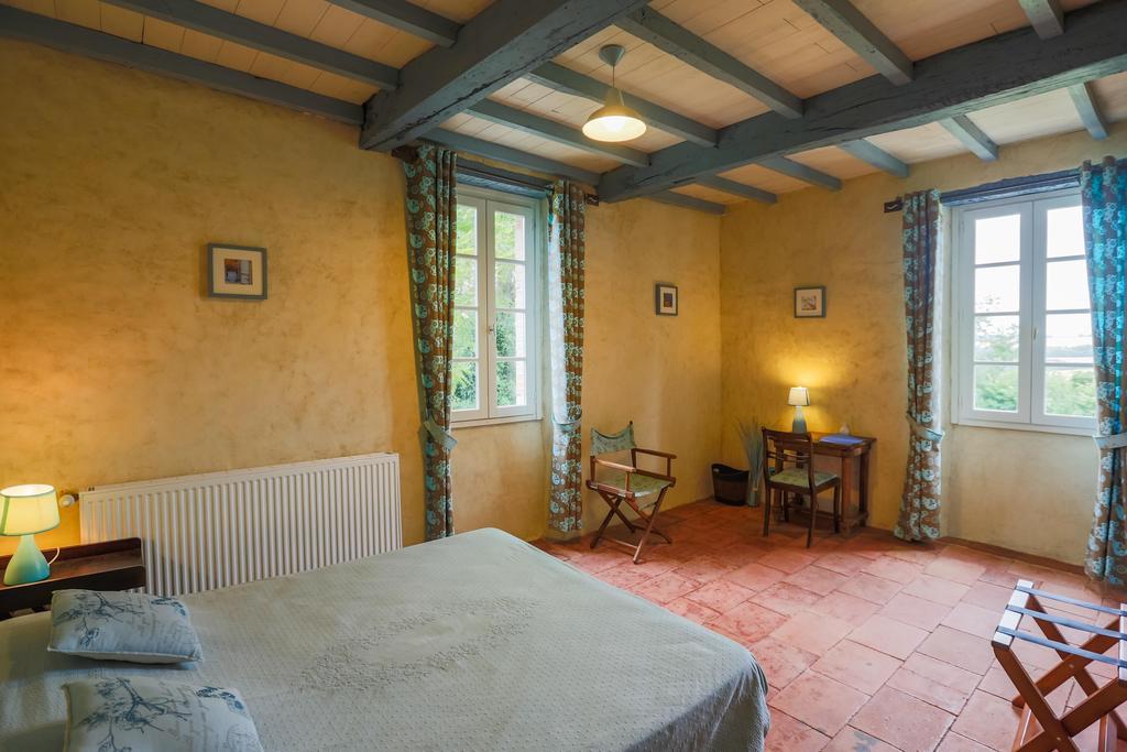 Parisot  Au Mas Des Calmettes Bed & Breakfast エクステリア 写真